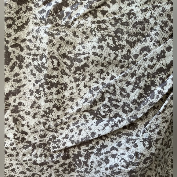 Free People Fake Out Skirt Faux Leather Faux Wrap Light Leopard Mini Women’s 8 - Picture 2 of 8